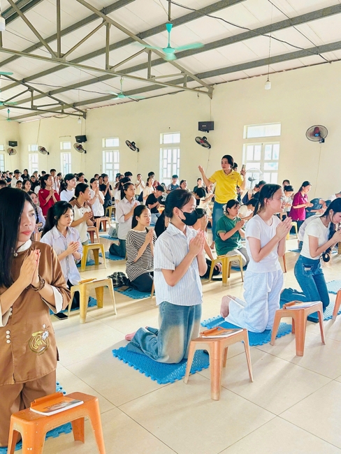 Chùa Đống Cao (Thanh Hóa): Gần 1000 sĩ tử về chùa tham dự lễ cầu nguyện mùa thi năm học 2025-2026.