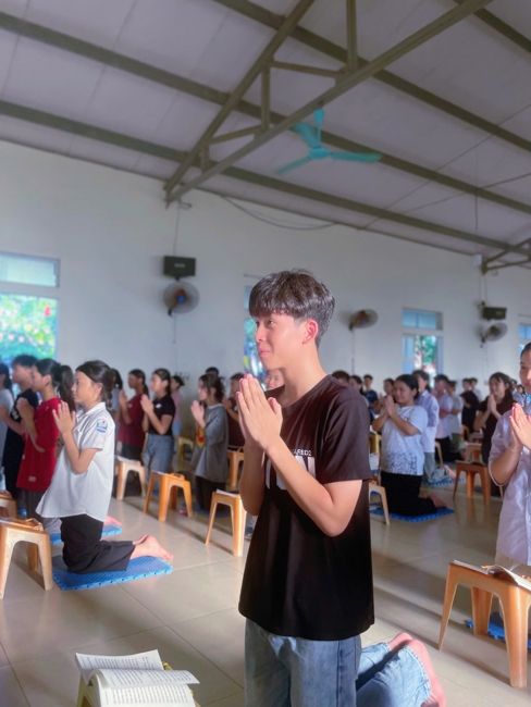 Chùa Đống Cao (Thanh Hóa): Gần 1000 sĩ tử về chùa tham dự lễ cầu nguyện mùa thi năm học 2025-2026.