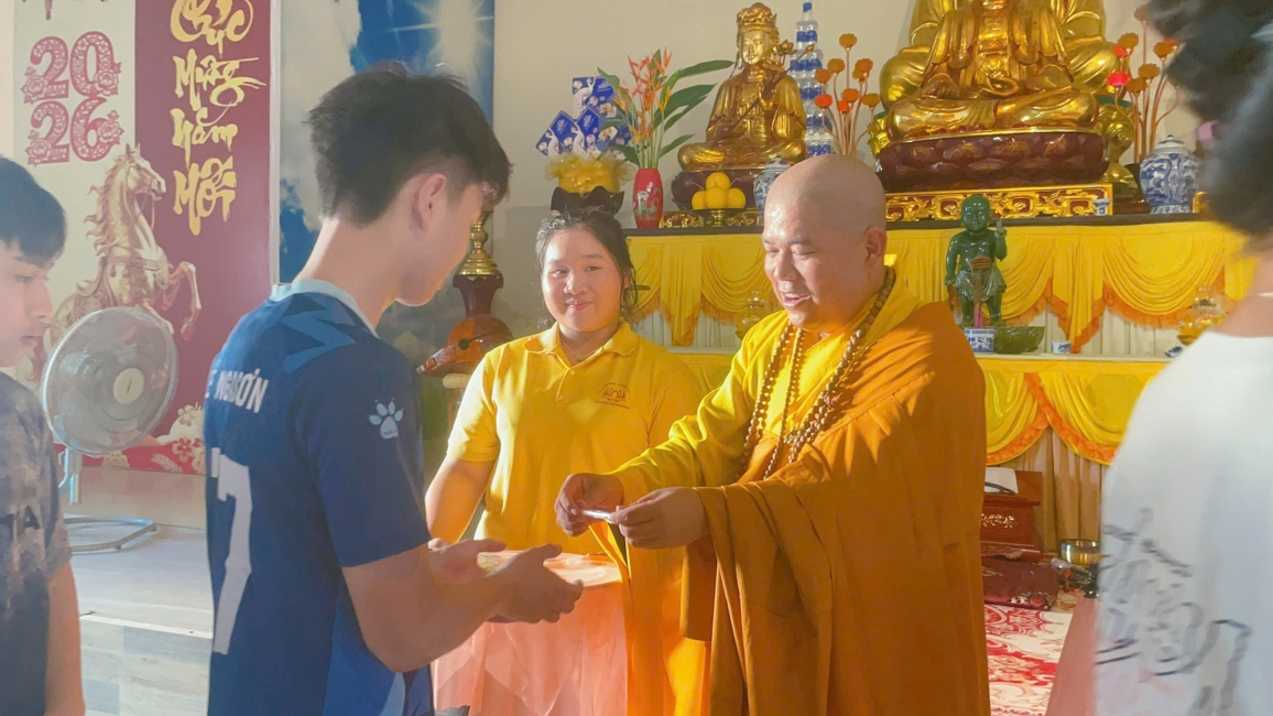Chùa Đống Cao (Thanh Hóa): Gần 1000 sĩ tử về chùa tham dự lễ cầu nguyện mùa thi năm học 2025-2026.