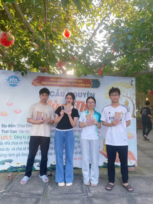 Chùa Đống Cao (Thanh Hóa): Gần 1000 sĩ tử về chùa tham dự lễ cầu nguyện mùa thi năm học 2025-2026.