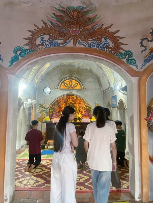Chùa Đống Cao (Thanh Hóa): Gần 1000 sĩ tử về chùa tham dự lễ cầu nguyện mùa thi năm học 2025-2026.
