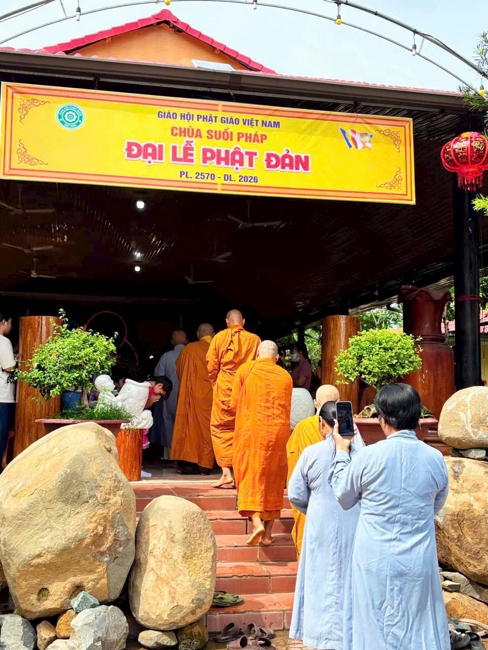 Chùa Suối Pháp (Tây Ninh) long trọng tổ chức đại lễ Phật đản PL.2570-DL.2026 và ghi nhận sự tham dự của hơn 500 quý thiện nam tín nữ, Phật tử gần xa.