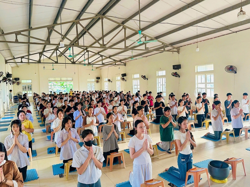 Phóng sinh tại bến phà Bình Mỹ.