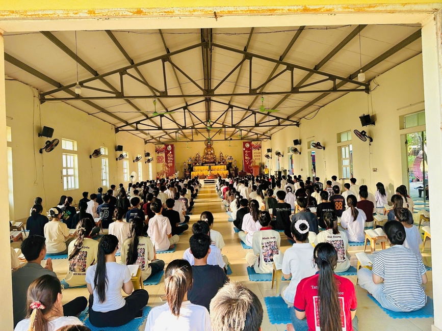 Phóng sinh tại bến phà Bình Mỹ.