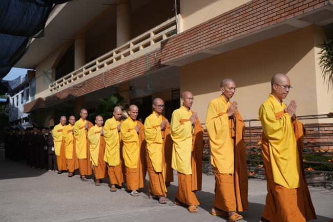 LỄ XUẤT GIA GIEO DUYÊN TRONG KHUÔN KHỔ KHÓA TU MÙA HÈ THIẾU NHI - CHỦ ĐỀ “BÔNG SEN NHỎ”.