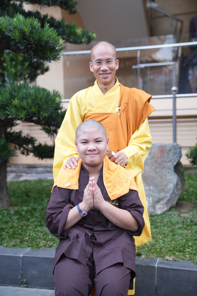 LỄ XUẤT GIA GIEO DUYÊN TRONG KHUÔN KHỔ KHÓA TU MÙA HÈ THIẾU NHI - CHỦ ĐỀ “BÔNG SEN NHỎ”.