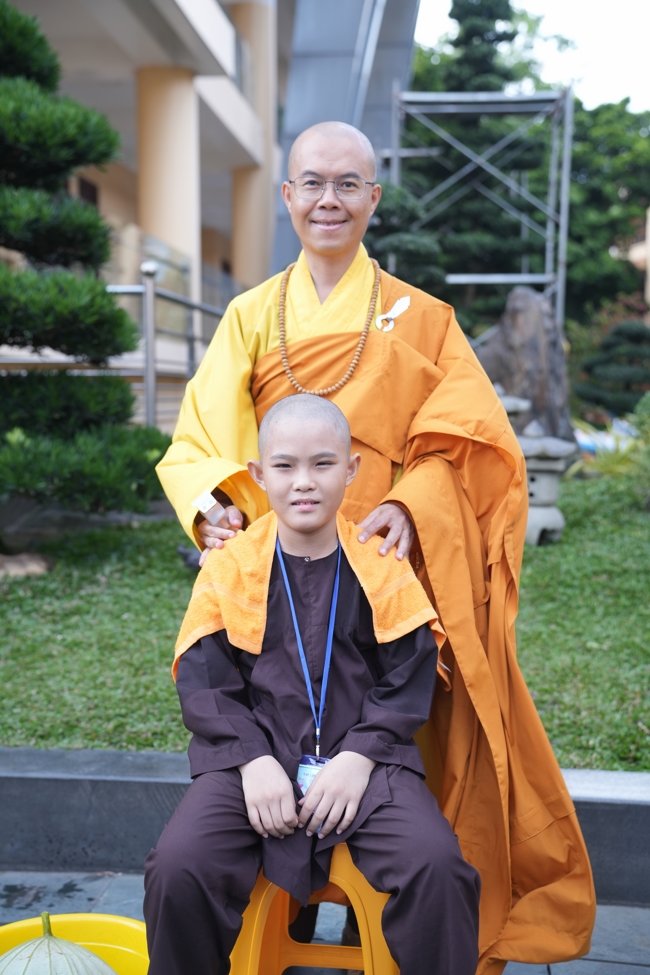 LỄ XUẤT GIA GIEO DUYÊN TRONG KHUÔN KHỔ KHÓA TU MÙA HÈ THIẾU NHI - CHỦ ĐỀ “BÔNG SEN NHỎ”.