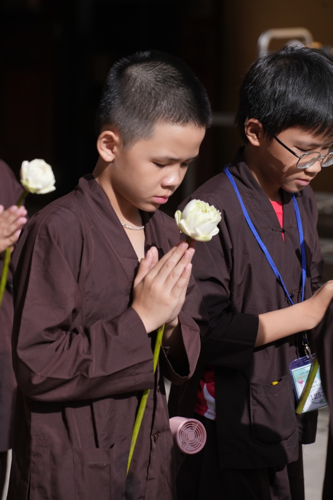 LỄ XUẤT GIA GIEO DUYÊN TRONG KHUÔN KHỔ KHÓA TU MÙA HÈ THIẾU NHI - CHỦ ĐỀ “BÔNG SEN NHỎ”.