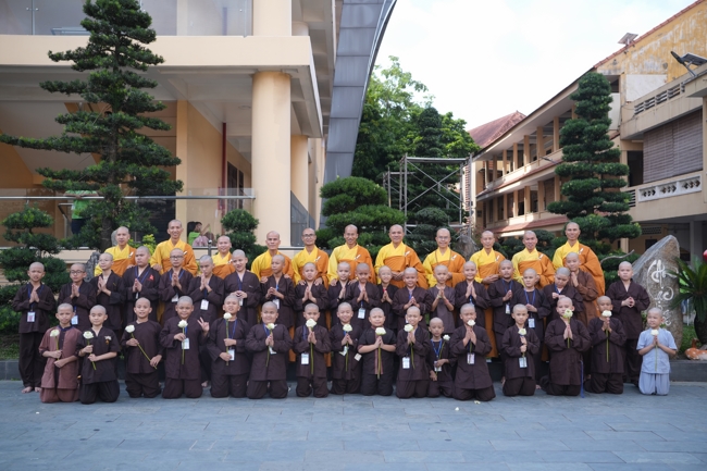 LỄ XUẤT GIA GIEO DUYÊN TRONG KHUÔN KHỔ KHÓA TU MÙA HÈ THIẾU NHI - CHỦ ĐỀ “BÔNG SEN NHỎ”.