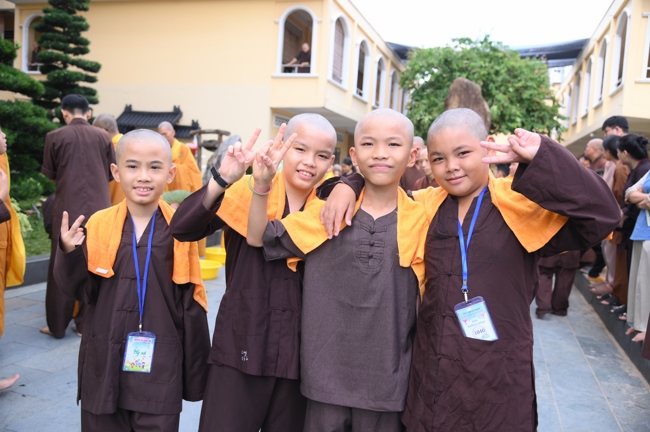 LỄ XUẤT GIA GIEO DUYÊN TRONG KHUÔN KHỔ KHÓA TU MÙA HÈ THIẾU NHI - CHỦ ĐỀ “BÔNG SEN NHỎ”.