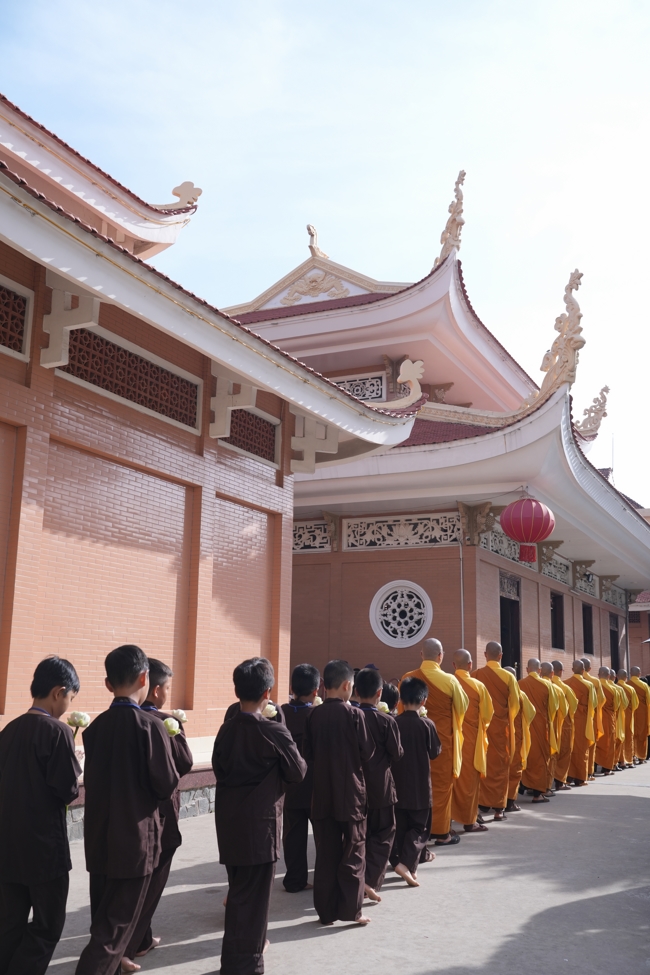 LỄ XUẤT GIA GIEO DUYÊN TRONG KHUÔN KHỔ KHÓA TU MÙA HÈ THIẾU NHI - CHỦ ĐỀ “BÔNG SEN NHỎ”.