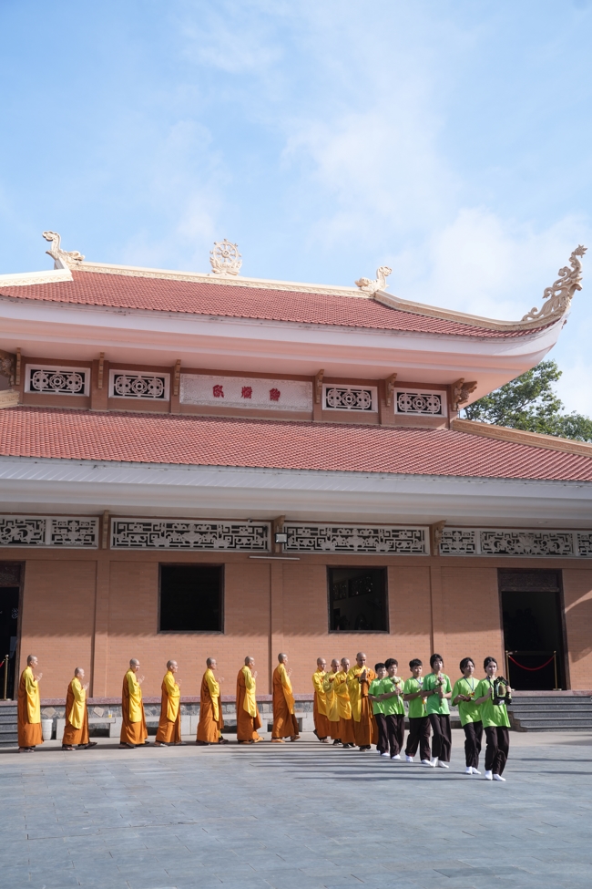 LỄ XUẤT GIA GIEO DUYÊN TRONG KHUÔN KHỔ KHÓA TU MÙA HÈ THIẾU NHI - CHỦ ĐỀ “BÔNG SEN NHỎ”.