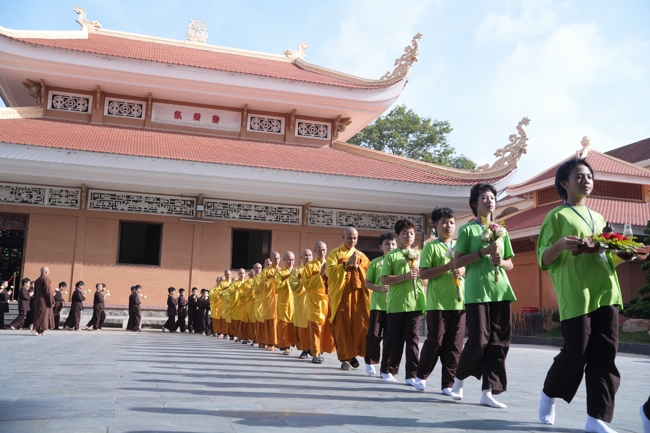 LỄ XUẤT GIA GIEO DUYÊN TRONG KHUÔN KHỔ KHÓA TU MÙA HÈ THIẾU NHI - CHỦ ĐỀ “BÔNG SEN NHỎ”.