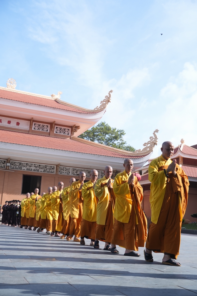 LỄ XUẤT GIA GIEO DUYÊN TRONG KHUÔN KHỔ KHÓA TU MÙA HÈ THIẾU NHI - CHỦ ĐỀ “BÔNG SEN NHỎ”.