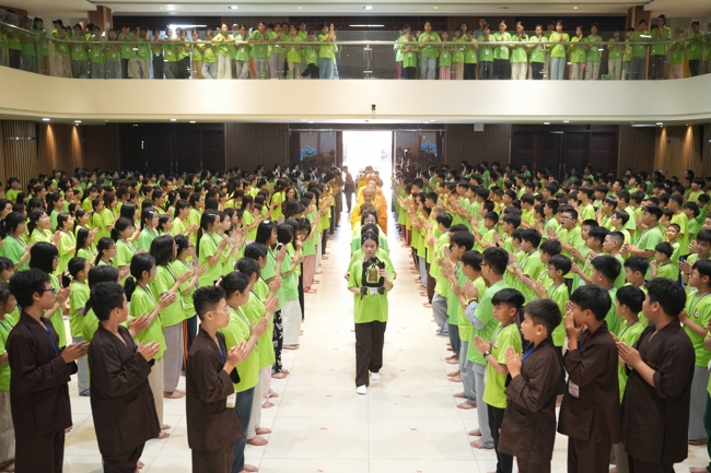 LỄ XUẤT GIA GIEO DUYÊN TRONG KHUÔN KHỔ KHÓA TU MÙA HÈ THIẾU NHI - CHỦ ĐỀ “BÔNG SEN NHỎ”.