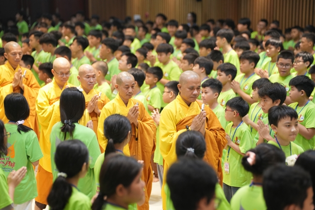 LỄ XUẤT GIA GIEO DUYÊN TRONG KHUÔN KHỔ KHÓA TU MÙA HÈ THIẾU NHI - CHỦ ĐỀ “BÔNG SEN NHỎ”.
