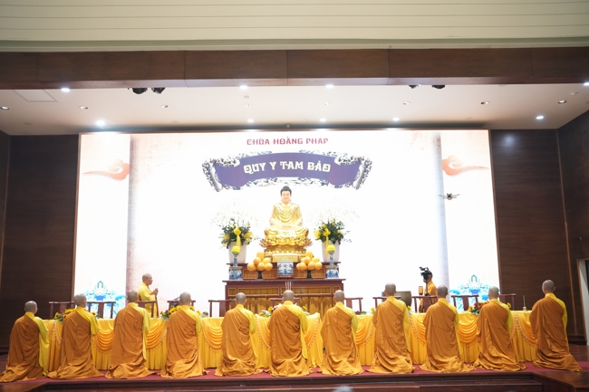 LỄ XUẤT GIA GIEO DUYÊN TRONG KHUÔN KHỔ KHÓA TU MÙA HÈ THIẾU NHI - CHỦ ĐỀ “BÔNG SEN NHỎ”.