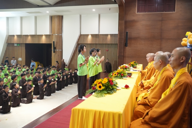 LỄ XUẤT GIA GIEO DUYÊN TRONG KHUÔN KHỔ KHÓA TU MÙA HÈ THIẾU NHI - CHỦ ĐỀ “BÔNG SEN NHỎ”.