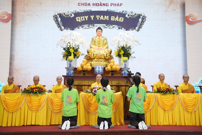 LỄ XUẤT GIA GIEO DUYÊN TRONG KHUÔN KHỔ KHÓA TU MÙA HÈ THIẾU NHI - CHỦ ĐỀ “BÔNG SEN NHỎ”.