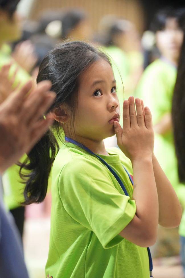 LỄ XUẤT GIA GIEO DUYÊN TRONG KHUÔN KHỔ KHÓA TU MÙA HÈ THIẾU NHI - CHỦ ĐỀ “BÔNG SEN NHỎ”.