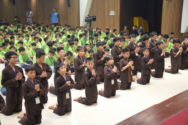 LỄ XUẤT GIA GIEO DUYÊN TRONG KHUÔN KHỔ KHÓA TU MÙA HÈ THIẾU NHI - CHỦ ĐỀ “BÔNG SEN NHỎ”.