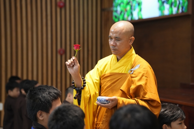 LỄ XUẤT GIA GIEO DUYÊN TRONG KHUÔN KHỔ KHÓA TU MÙA HÈ THIẾU NHI - CHỦ ĐỀ “BÔNG SEN NHỎ”.