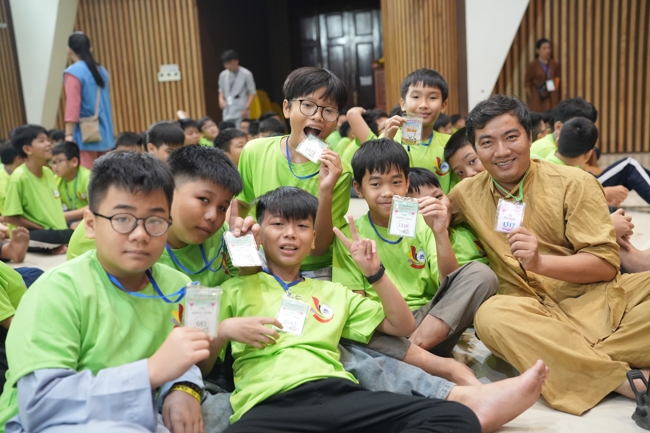 LỄ XUẤT GIA GIEO DUYÊN TRONG KHUÔN KHỔ KHÓA TU MÙA HÈ THIẾU NHI - CHỦ ĐỀ “BÔNG SEN NHỎ”.