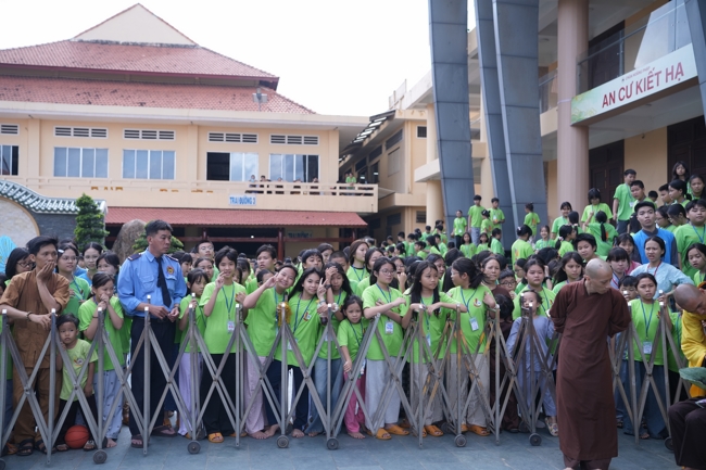 LỄ XUẤT GIA GIEO DUYÊN TRONG KHUÔN KHỔ KHÓA TU MÙA HÈ THIẾU NHI - CHỦ ĐỀ “BÔNG SEN NHỎ”.