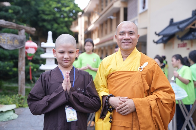 LỄ XUẤT GIA GIEO DUYÊN TRONG KHUÔN KHỔ KHÓA TU MÙA HÈ THIẾU NHI - CHỦ ĐỀ “BÔNG SEN NHỎ”.