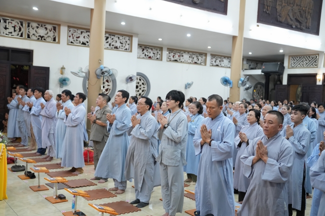LỄ SÁM HỐI - CHÙA HOẰNG PHÁP.