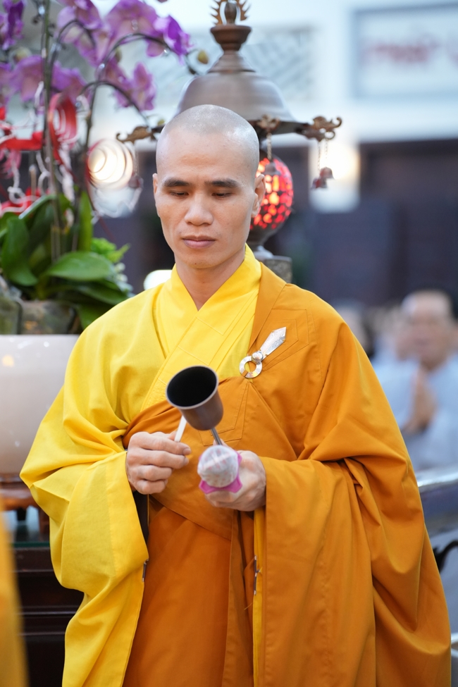LỄ SÁM HỐI - CHÙA HOẰNG PHÁP.