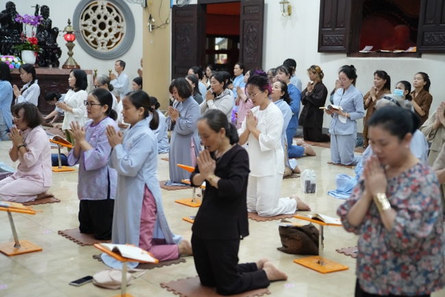 LỄ SÁM HỐI - CHÙA HOẰNG PHÁP.