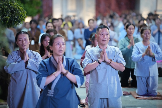 LỄ SÁM HỐI - CHÙA HOẰNG PHÁP.