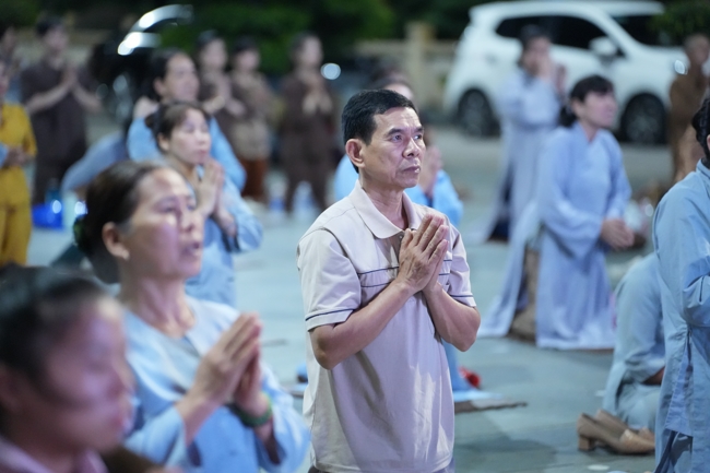 LỄ SÁM HỐI - CHÙA HOẰNG PHÁP.