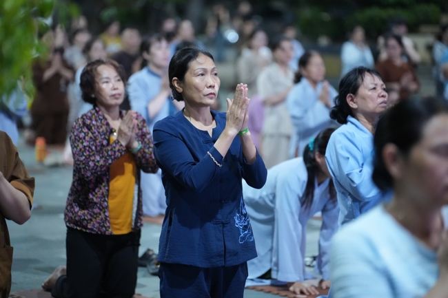 LỄ SÁM HỐI - CHÙA HOẰNG PHÁP.