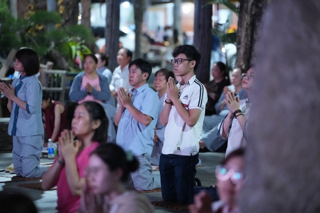 LỄ SÁM HỐI - CHÙA HOẰNG PHÁP.