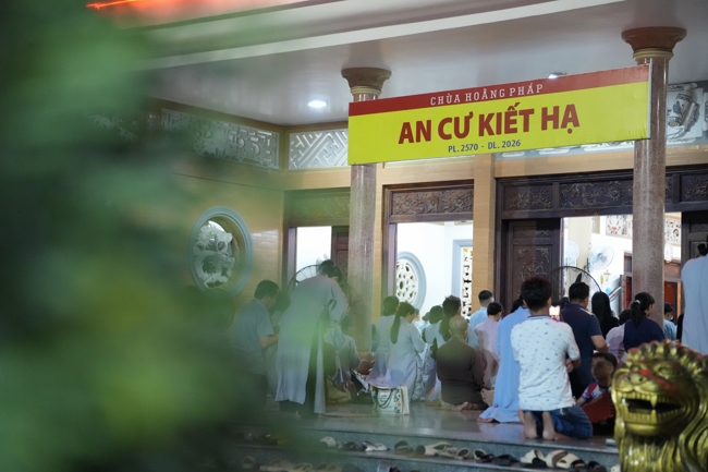 LỄ SÁM HỐI - CHÙA HOẰNG PHÁP.