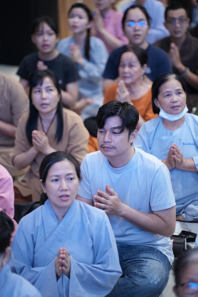 LỄ SÁM HỐI - CHÙA HOẰNG PHÁP.