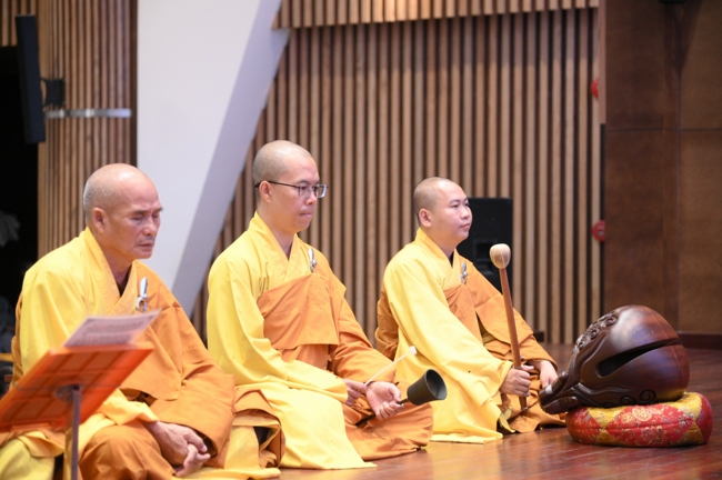 KHÓA TU NIỆM PHẬT MỘT NGÀY | CHÙA HOẰNG PHÁP.