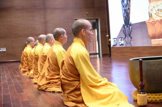 KHÓA TU NIỆM PHẬT MỘT NGÀY | CHÙA HOẰNG PHÁP.