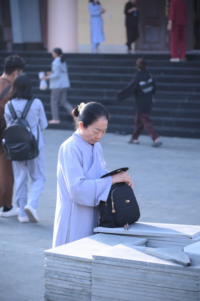 KHÓA TU NIỆM PHẬT MỘT NGÀY | CHÙA HOẰNG PHÁP.