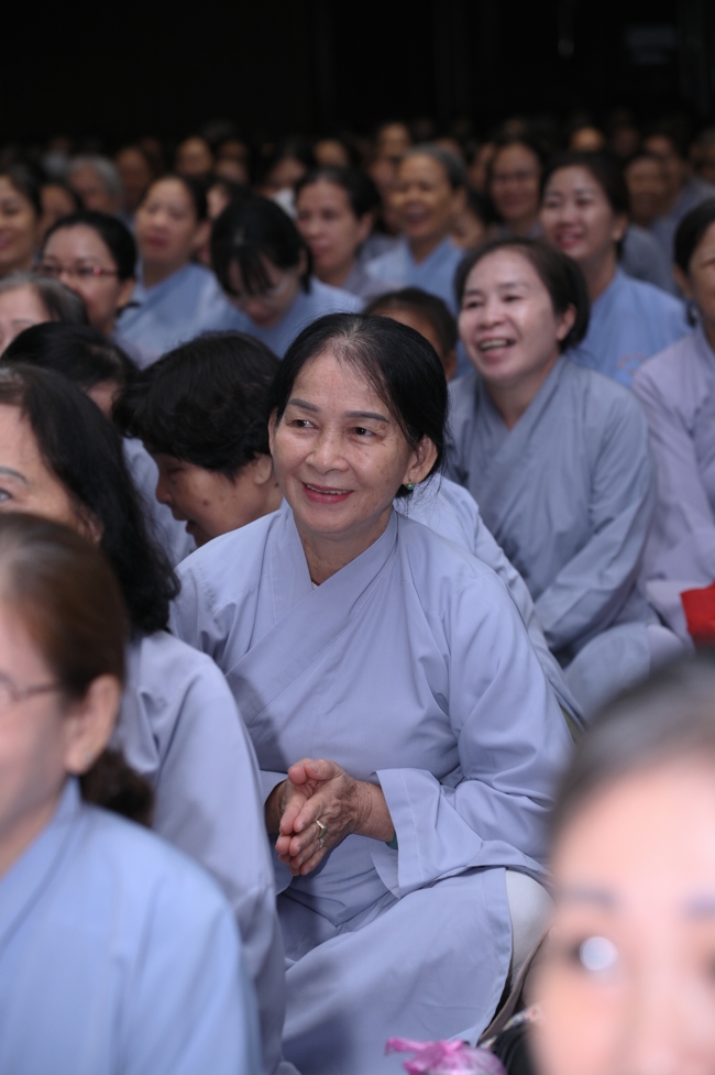 KHÓA TU NIỆM PHẬT MỘT NGÀY | CHÙA HOẰNG PHÁP.