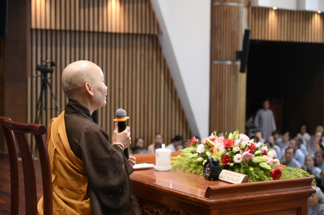 KHÓA TU NIỆM PHẬT MỘT NGÀY | CHÙA HOẰNG PHÁP.