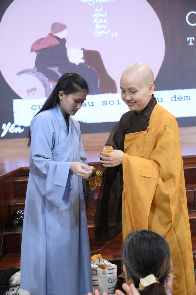 KHÓA TU NIỆM PHẬT MỘT NGÀY | CHÙA HOẰNG PHÁP.