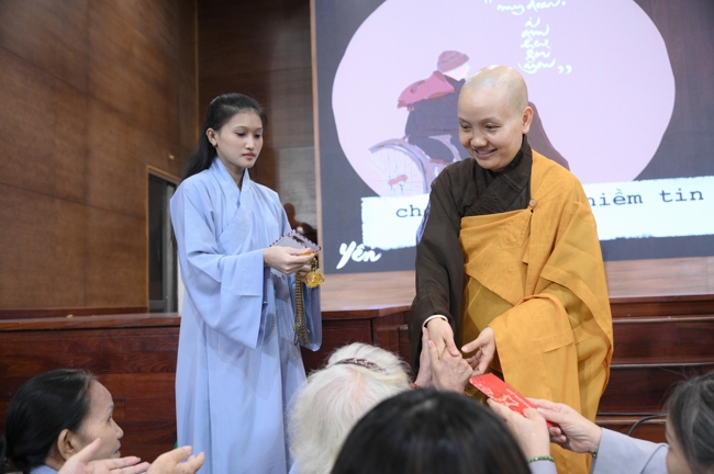 KHÓA TU NIỆM PHẬT MỘT NGÀY | CHÙA HOẰNG PHÁP.
