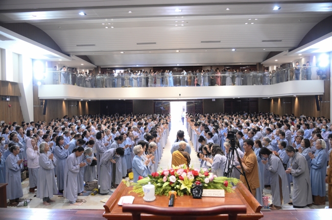 KHÓA TU NIỆM PHẬT MỘT NGÀY | CHÙA HOẰNG PHÁP.