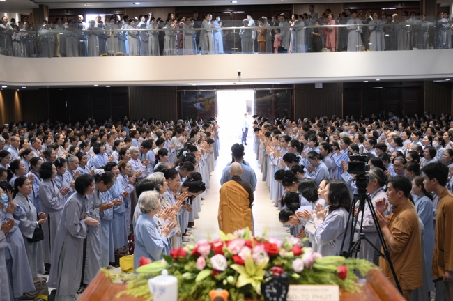KHÓA TU NIỆM PHẬT MỘT NGÀY | CHÙA HOẰNG PHÁP.