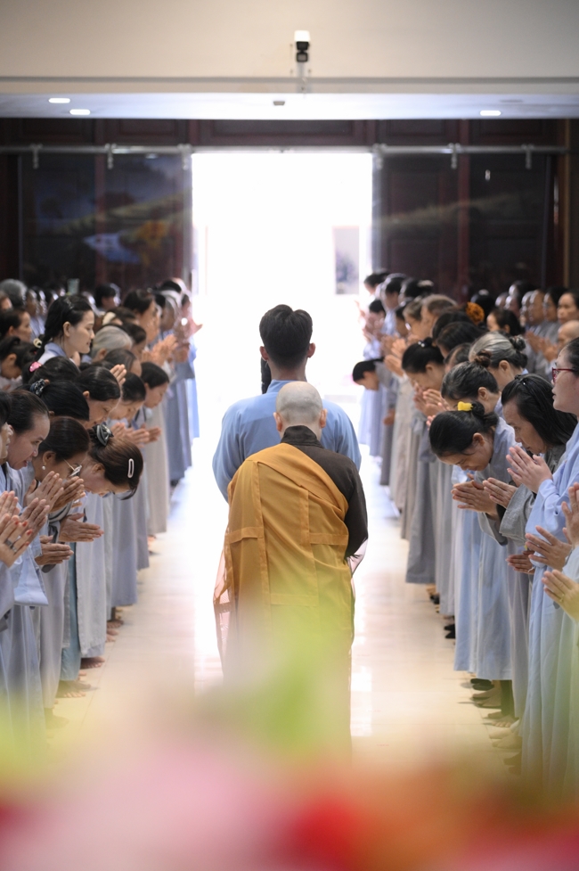 KHÓA TU NIỆM PHẬT MỘT NGÀY | CHÙA HOẰNG PHÁP.