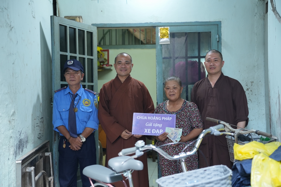 Chương trình từ thiện “Phương tiện nghĩa tình”.