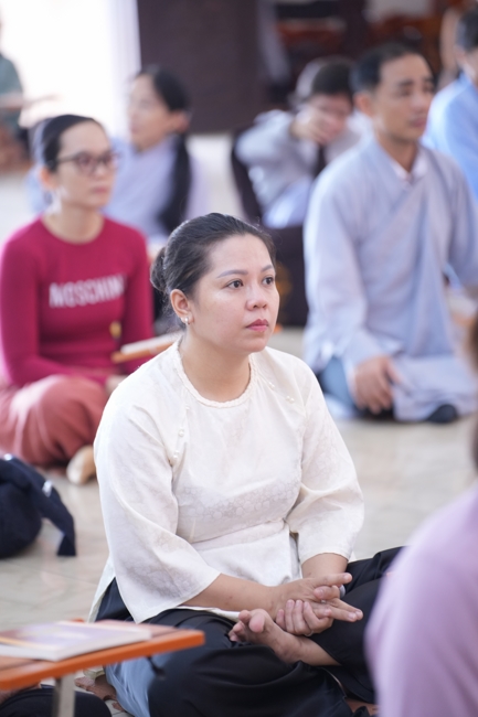 Phóng sinh tại bến phà Bình Mỹ.